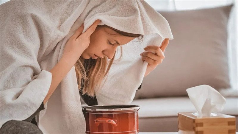 Xông hơi mặt bằng lá trầu không cải thiện làn da