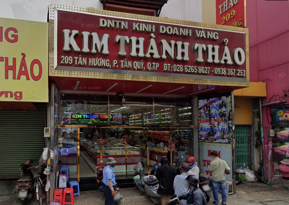 Tiệm Vàng Kim Thành Thảo: Uy Tín Vàng - Sáng Tương Lai 2026 Nhân viên tư vấn chuyên nghiệp tại Tiệm Vàng Kim Thành Thảo