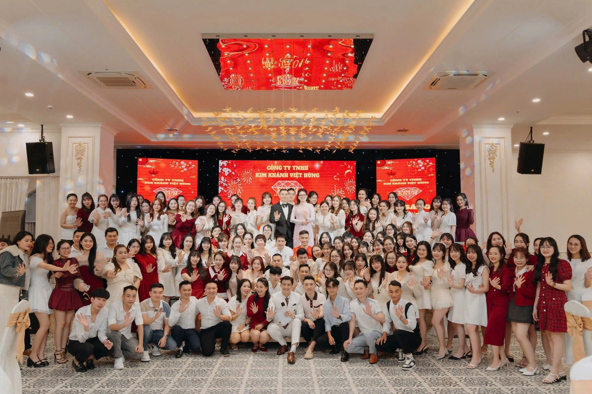 Tập thể Kim Khánh Việt Hùng