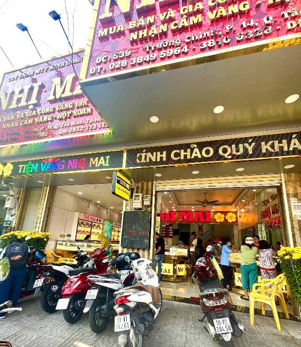 Trang sức vàng tinh xảo tại Tiệm Vàng Nhị Mai